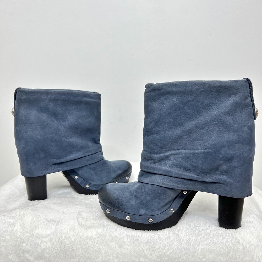 Vince Camuto Coco Midnight Blue Distressed Fold Over Clog Booties Size 8.5